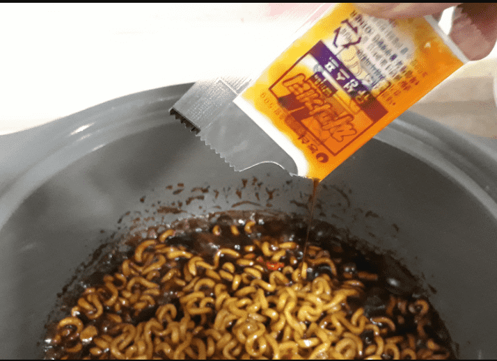 Nongshim Chapagetti Chajang Noodle Pack (127g, 508g-4PK) - CoKoYam